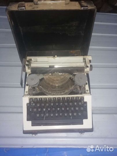 Пишущая машинка
