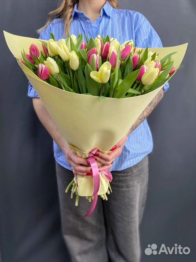 Букет из 51 тюльпана