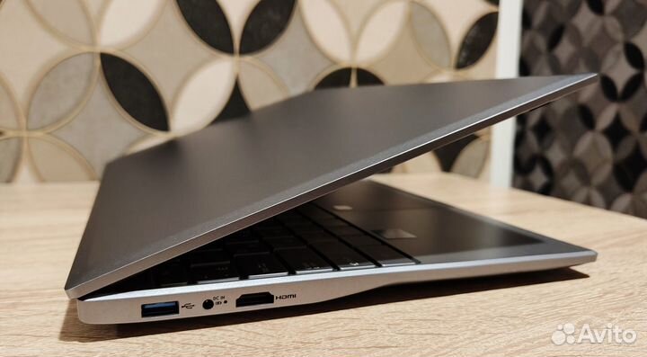 Мощный новый ноутбук i5-8259U, RAM 16GB + SSD M2