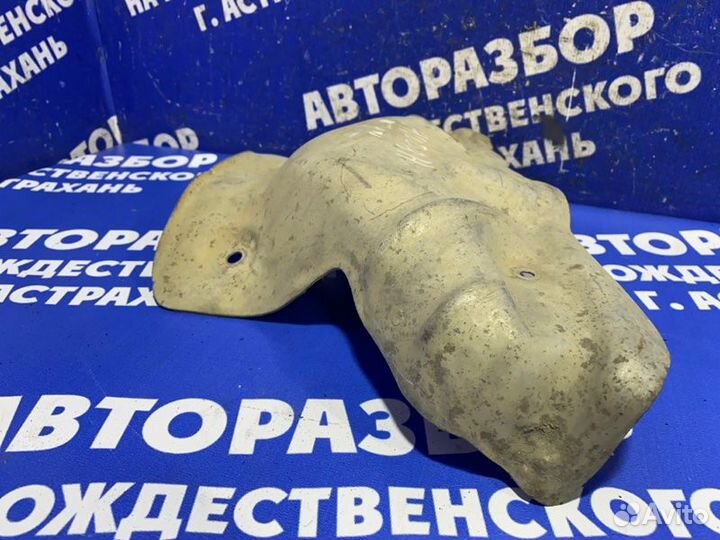 Тепловой экран Nissan Juke кроссовер HR16DE 2014