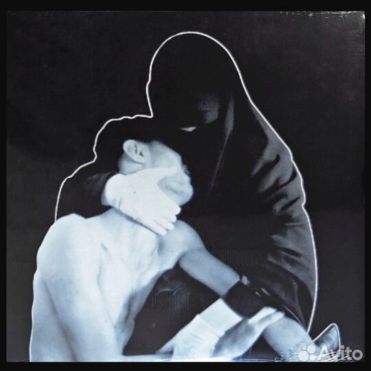 Crystal Castles – (III)