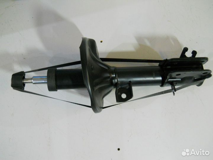 Амортизатор передний правый Hyundai Santa Fe 01