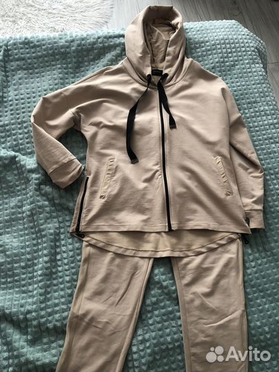 Спортивный костюм женский