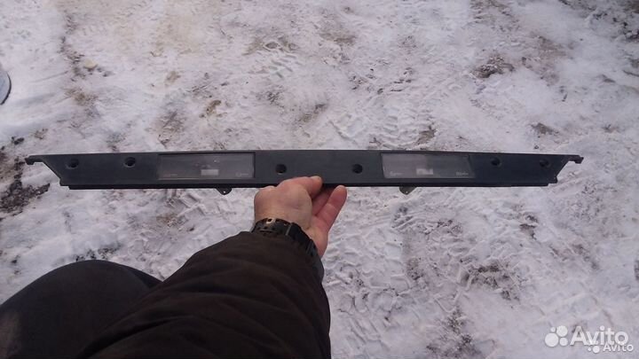 Накладка крышки багажника Lexus Ls400 UCF10