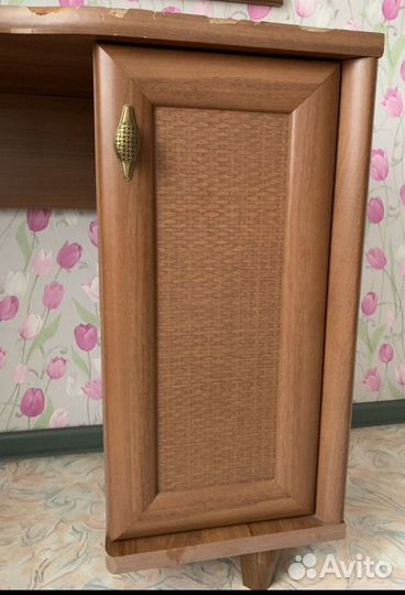 Письменный стол