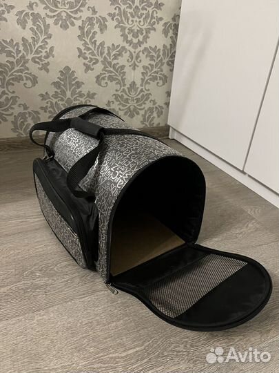 Переноска для кошек и собак