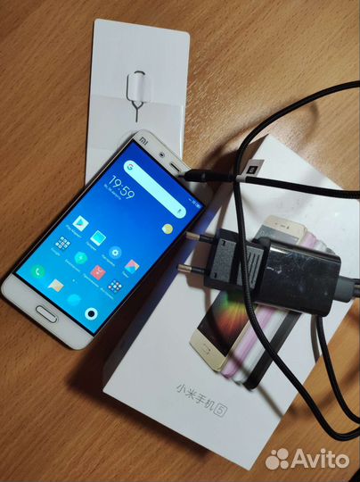 Смартфон Xiaomi Mi5