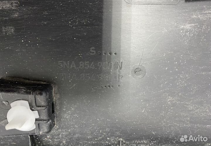 Молдинг двери задний правый Volkswagen Tiguan 2 2016 OEM 5NA854950N