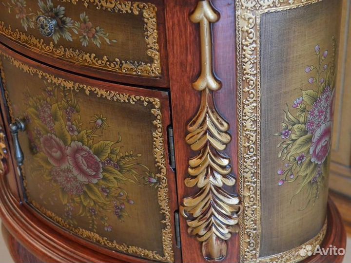 Тумбочка прикроватная новая