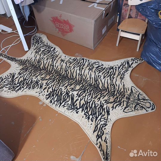 Ковер под шкуру тигра