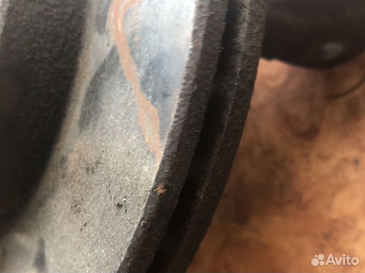 Кулак передний правый Рено Символ Renault Symbol