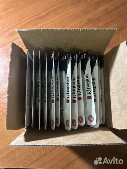 Карта памяти MicroSD 64gb Kingston