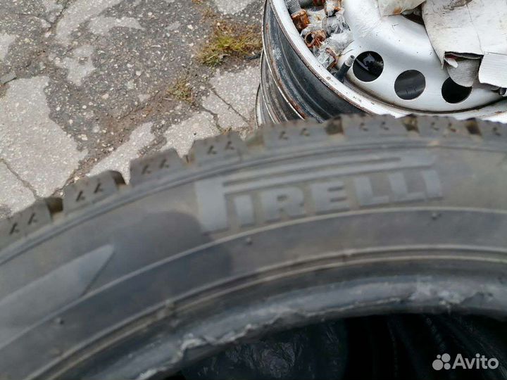 Pirelli Ice Zero 245/40 R18