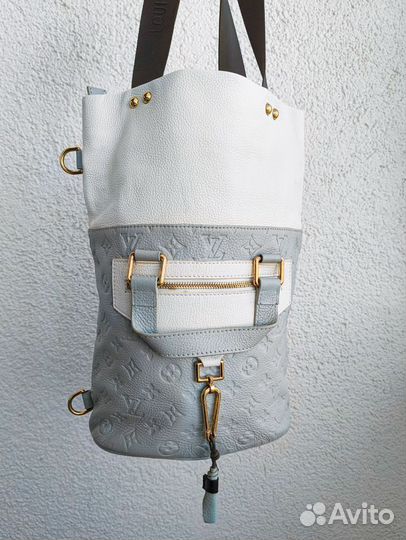 Кожаная сумка с тиснением Louis Vuitton