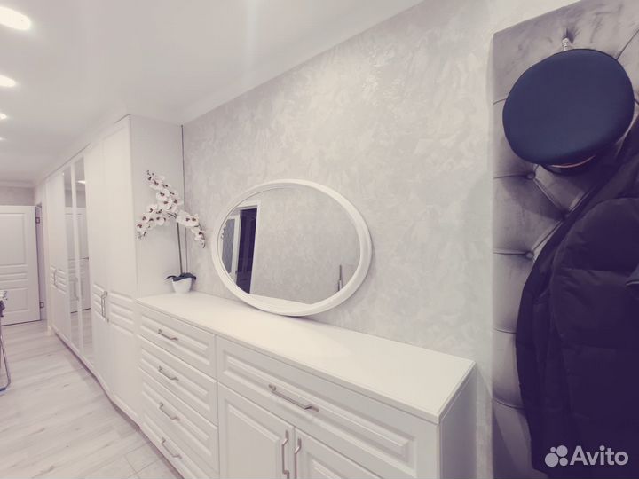 Зеркало в овальной раме