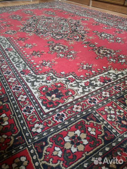 Шерстяной ковёр