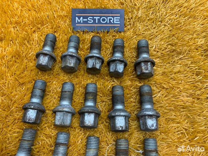 Болт колесный Mercedes-Benz C-Class W204 271.820