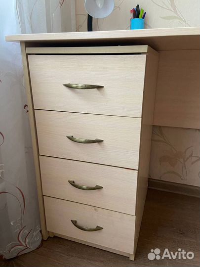 Письменный стол, стул