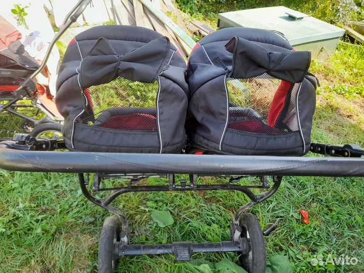 Коляска для двойни погодок