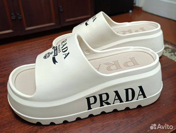 Шлепанцы женские