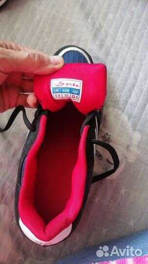 Кроссовки новые