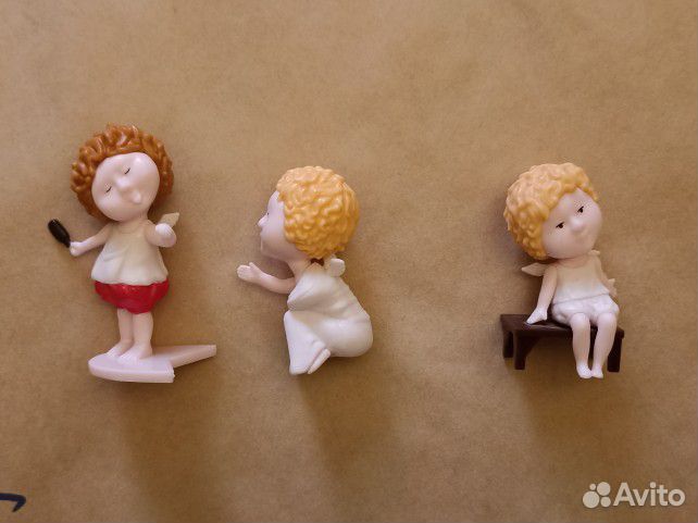 Игрушки мелочь киндеры и тп