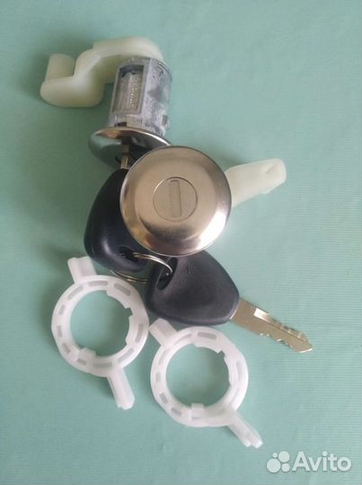 Личинки замка для Renault Clio,Megan,Master