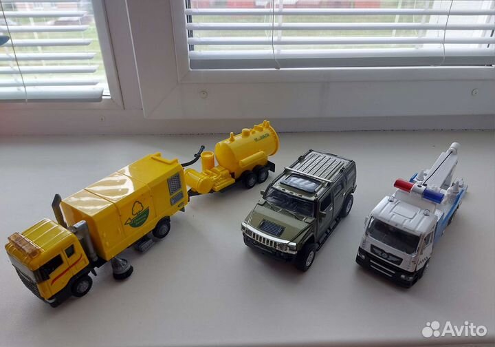 Машинки металлические