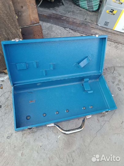 Ящик для инструмента металлический