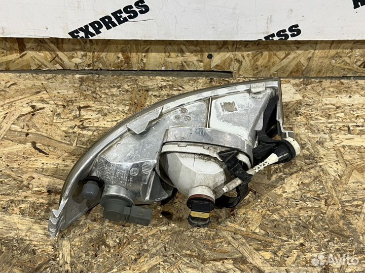 Фара противотуманная левая Skoda Octavia A5 FL