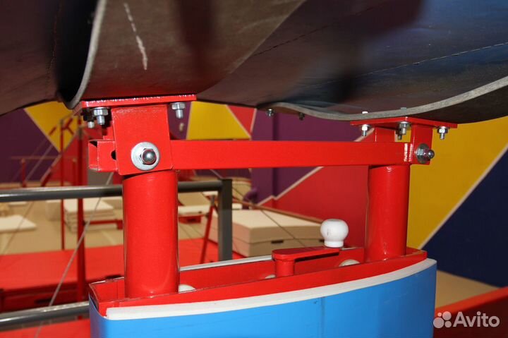 Конь гимнастический прыжковый (Профессиональный)