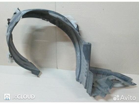 Подкрылок на toyota avensis AZT250 1AZ-FSE