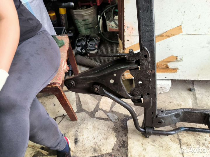 LADA Largus подрамник с рычагами