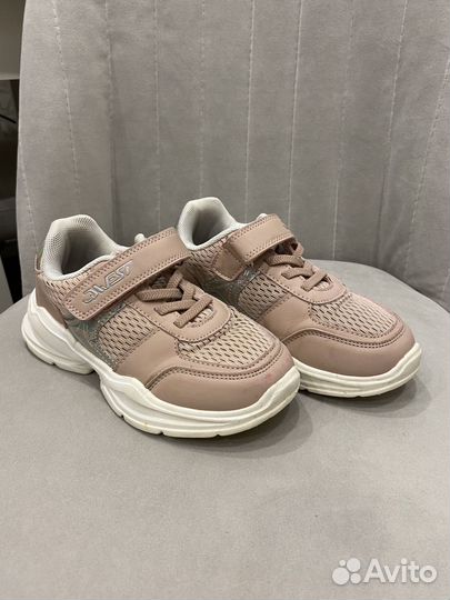 Кроссовки для девочки