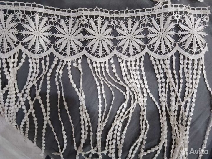 Кружево молочное