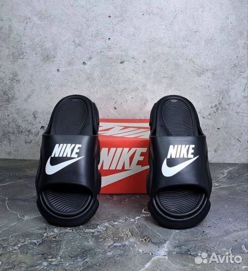 Шлепанцы Nike