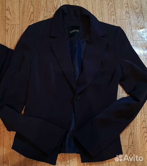 Брючный женский школьный костюм 40-42 размер