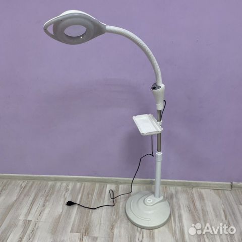 Лампа-лупа на гибкой гофре