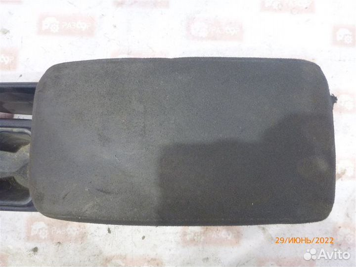 Подлокотник Mitsubishi Lancer CS1A 4G18 2007