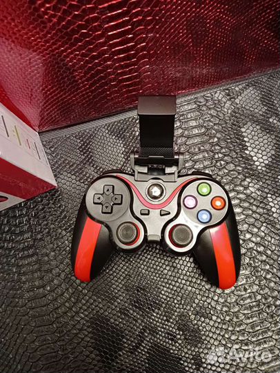 Геймпад с держателем для телефона