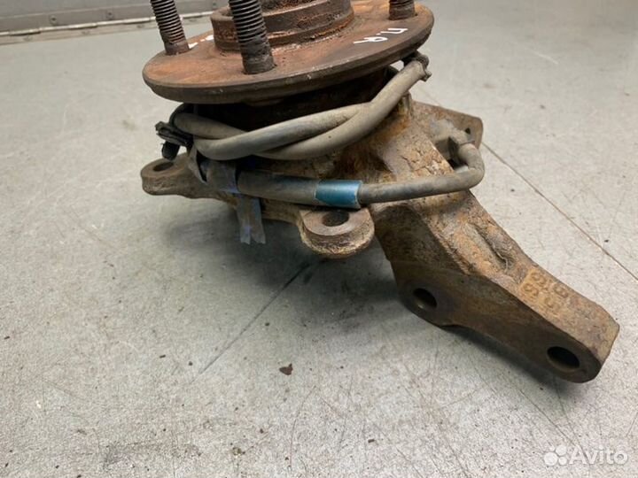 Кулак поворотный передний правый Mitsubishi Lancer