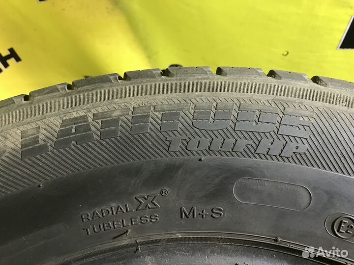 Michelin Latitude Tour HP 215/70 R16
