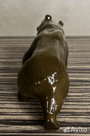 Фарфоровая статуэтка Медведь