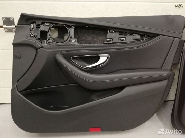 Обшивка двери правая сторона Мерседес W213