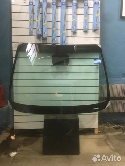 Лобовое стекло на Opel Astra J