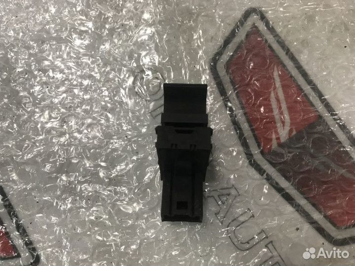 Кнопка стеклоподъемника Фольксваген Джетта 6
