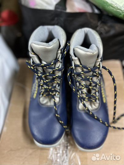 Лыжные ботинки