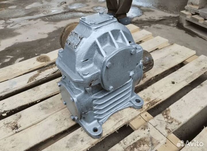 Мотор-Редукторы /Редуктора /Тельферы /лот ynalc 49