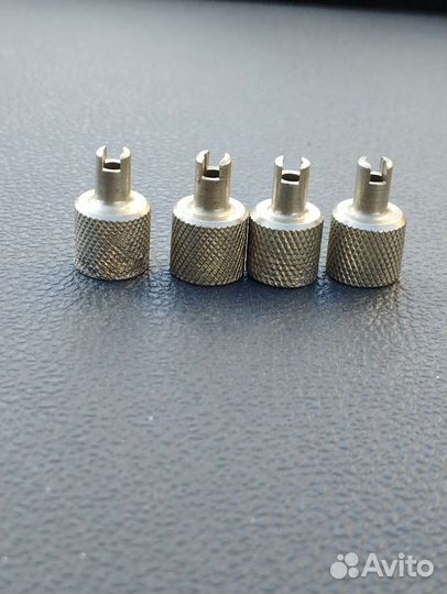 Набор металлических колпачков для ниппеля колеса