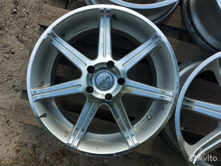 Rays Versus Avanti Япония R18 5x114.3 ET52 7.5J 73